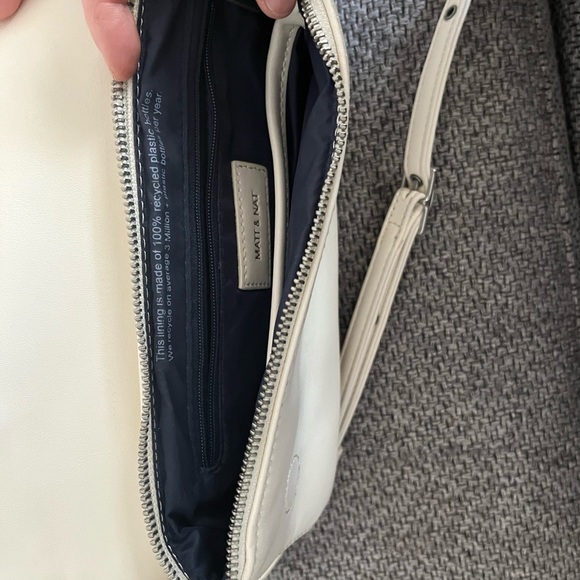 Matt & Nat creme clutch/purse - Picture 5 of 9